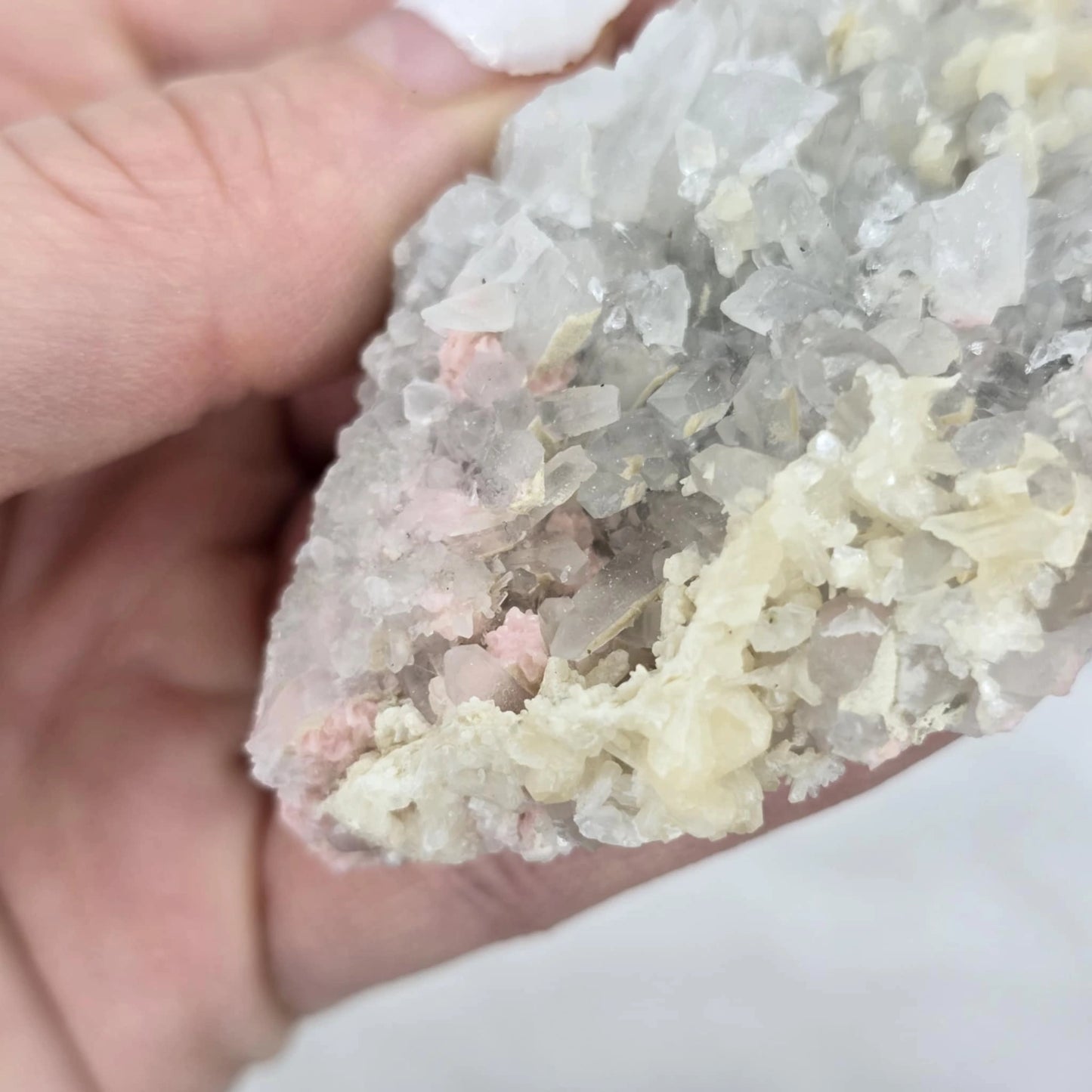 Rodokrozit S Kameno Strelo In Stilbitom  - Rastišče #52