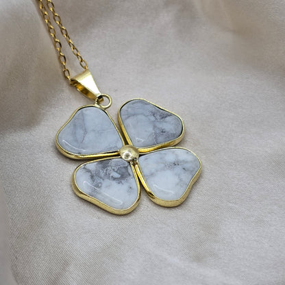 Hovlit - Detel Necklace