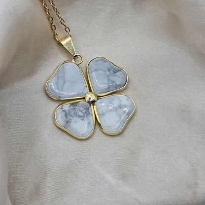 Hovlit - Detel Necklace