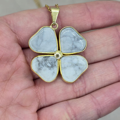 Hovlit - Detel Necklace
