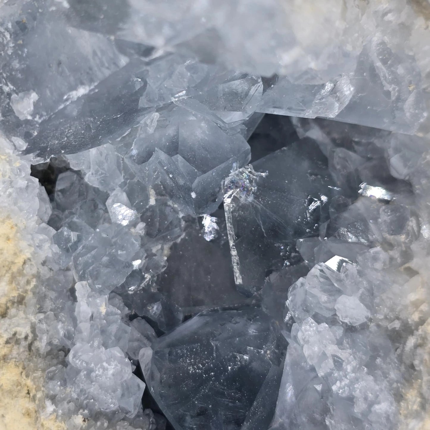 Celestin Trgovina S Kristali 