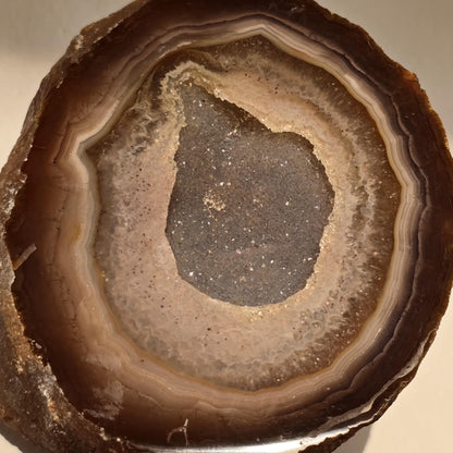 Ahat Druzy - Kristal Na Stojalu #490