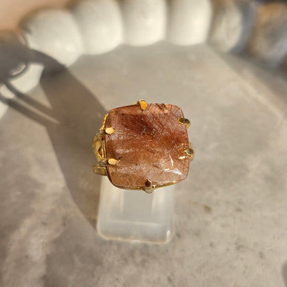 Rdeči Rutil - M Kocka Prstan