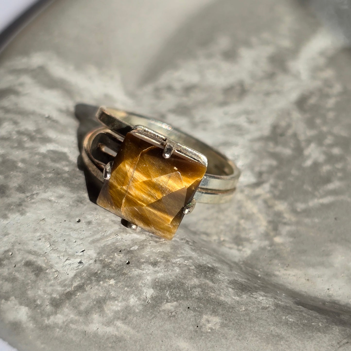 Tigrovo Oko - Kocka Prstan