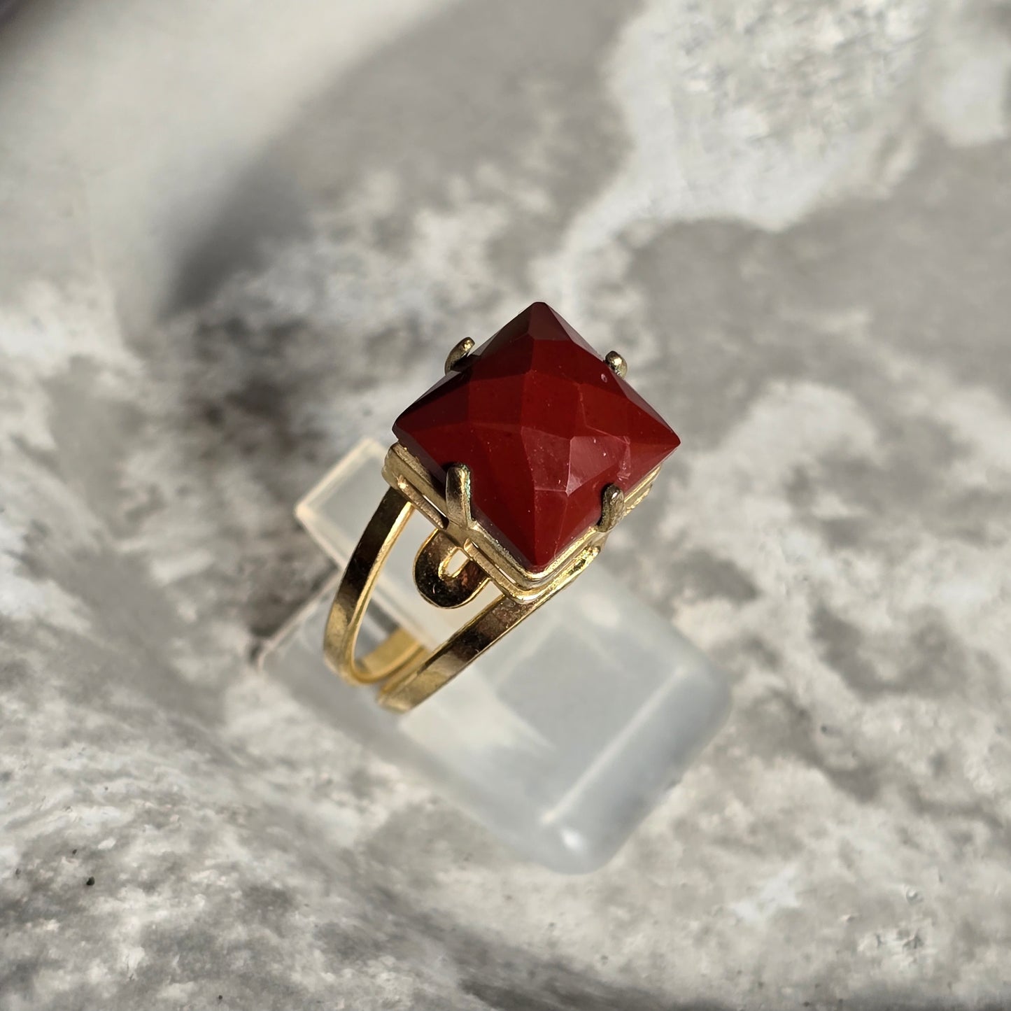 Rdeči Jaspis - Kocka Prstan