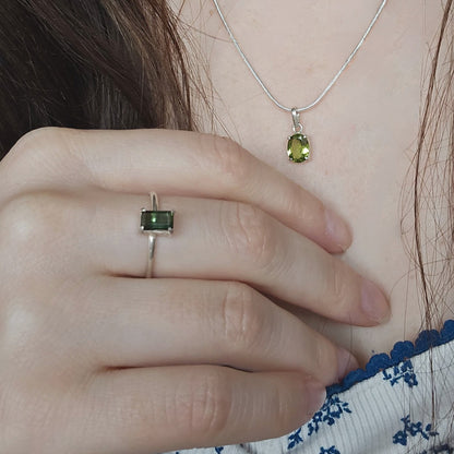 Peridot - Mini Oval Srebro