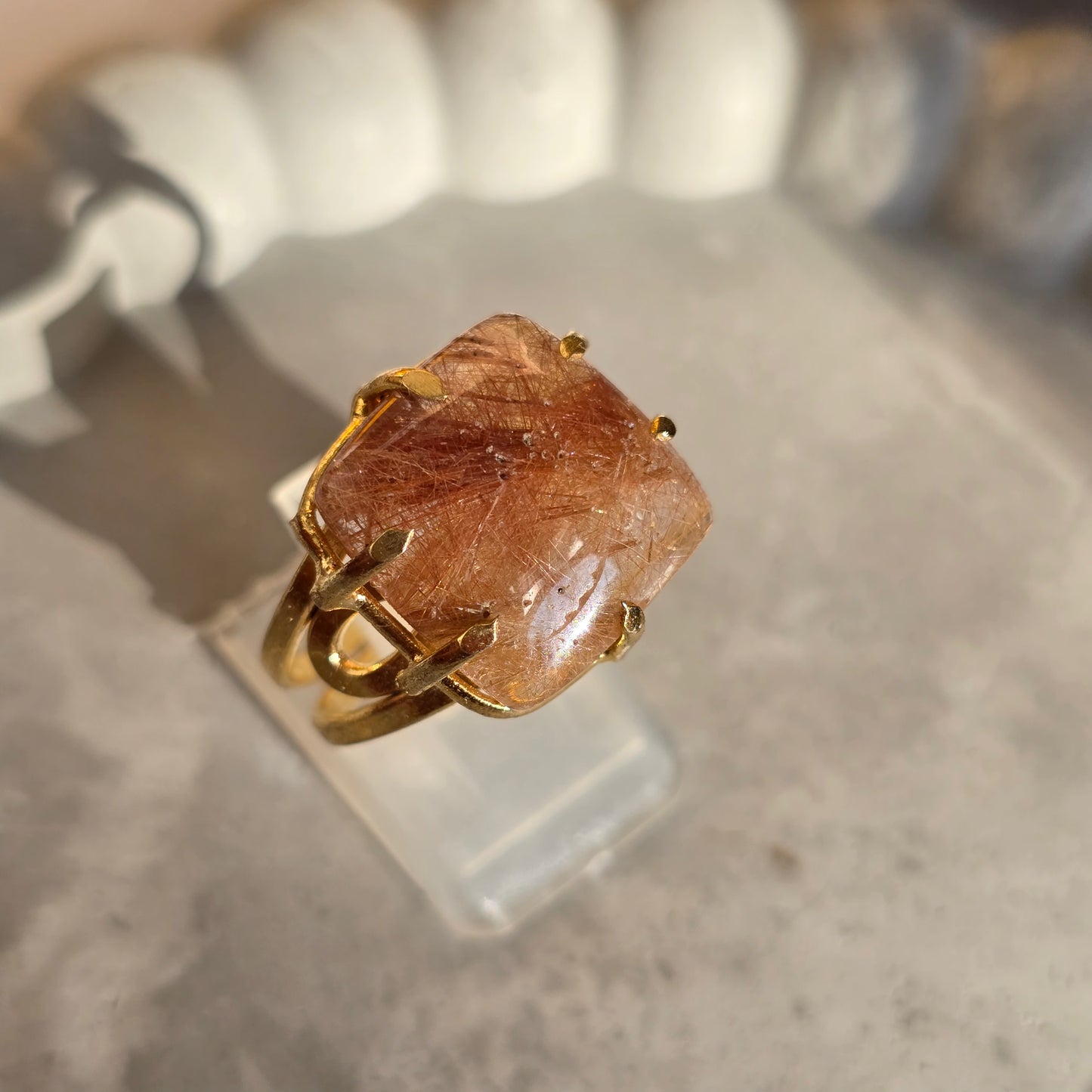 Rdeči Rutil - M Kocka Prstan