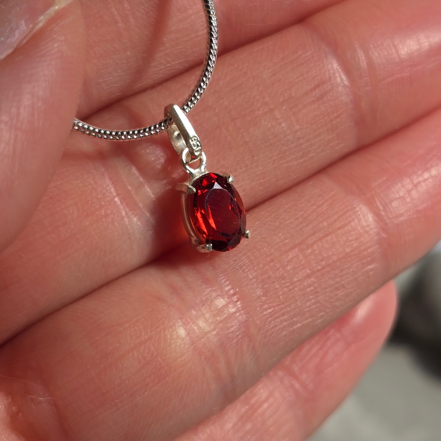 Garnet - Mini Oval Silver
