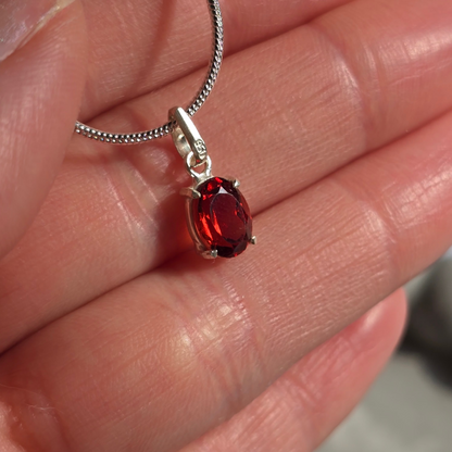 Garnet - Mini Oval Silver