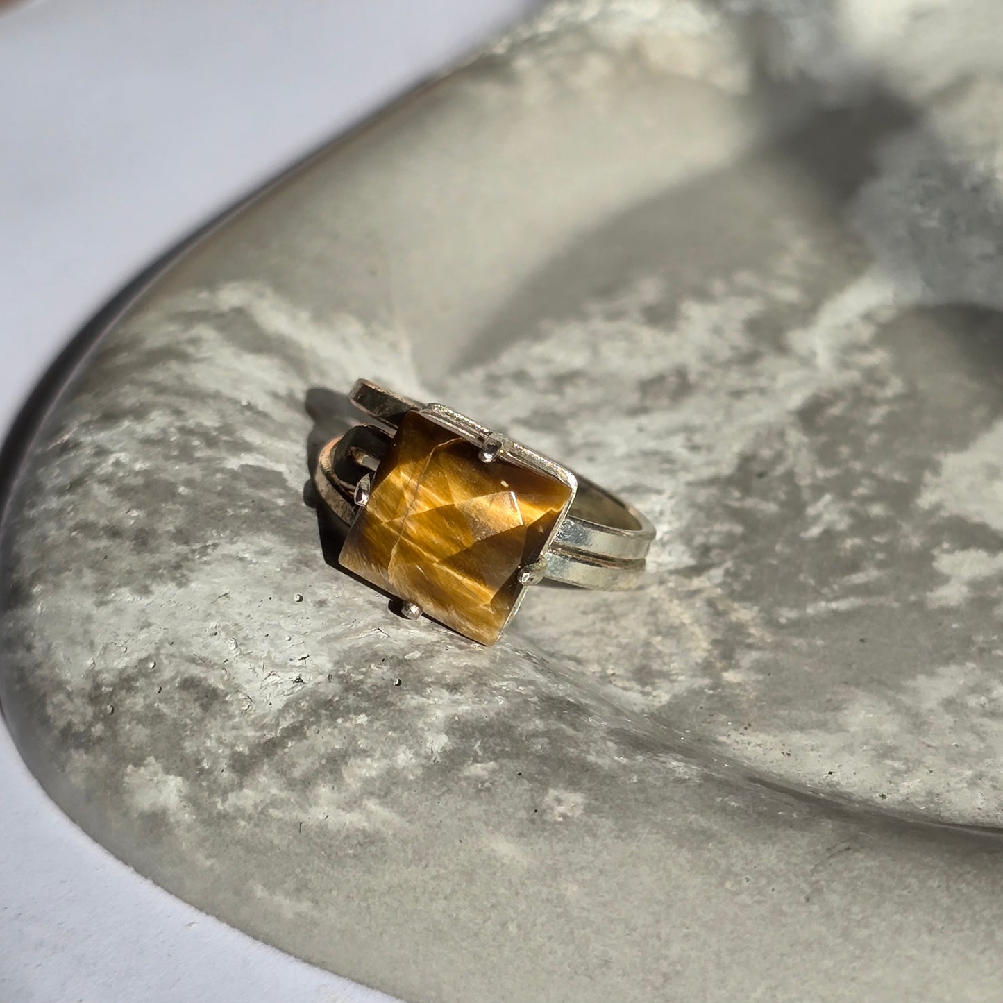 Tigrovo Oko - Kocka Prstan