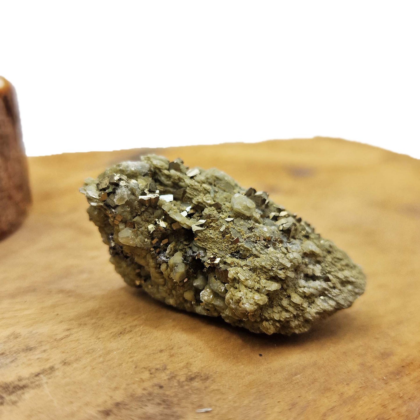 Pirit Na Kalcitu - Mineral